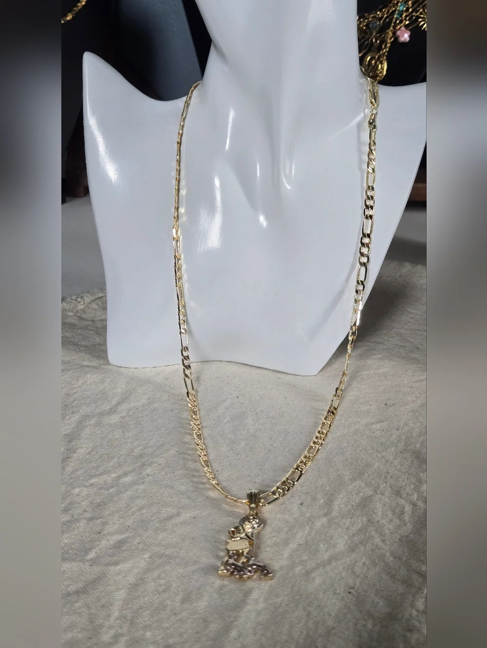 Layered Gold Figaro Necklace with Pendant - Women Jewelry - Picture 4 of 7